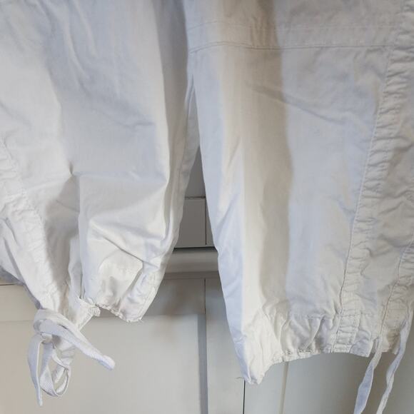 Maurices White Cargo Capri Drawstring Hem Pants Size Medium - Picture 4 of 6